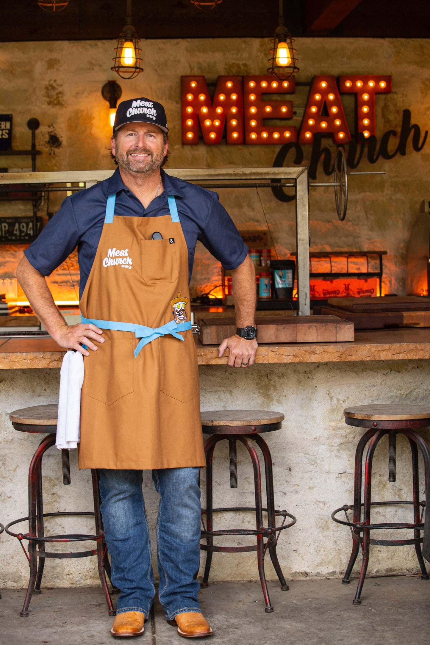 hedley-and-bennett-meat-church-apron-duck-tan-s7 image_912805a7-8b3f-48b2-8698-64cb1afdc18a.jpg